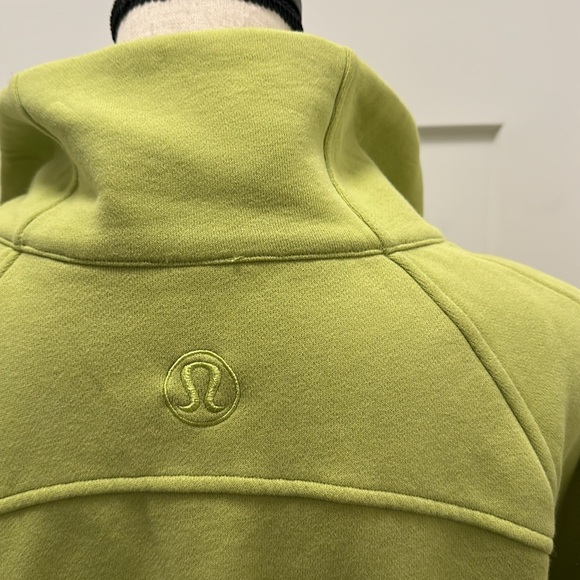 NWOT Lululemon Scuba Sweater in Wasabi - Picture 5 of 5